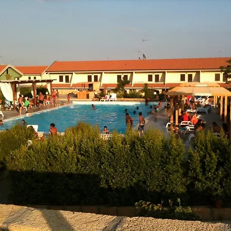 Baia Dei Canonici アパートホテル