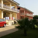 شقة فندقية Baia Dei Canonici 3*