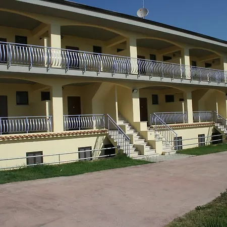 Aparthotel Baia Dei Canonici